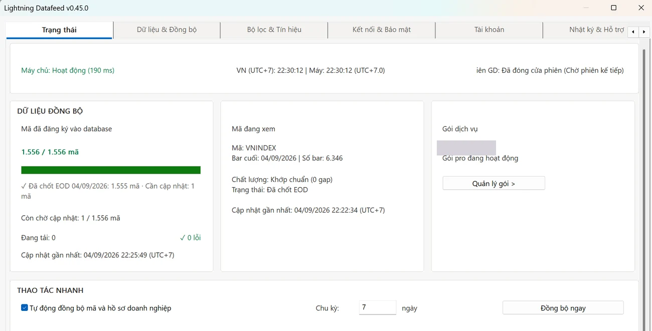 Dòng Plugin Status khi plugin đã chạy: tên gói đang dùng và trạng thái kết nối tới máy chủ dữ liệu.